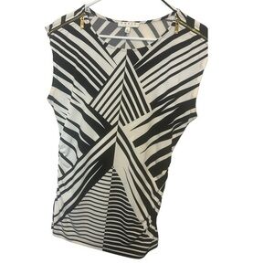Chaus New York sleeveless geometric blouse with gold zipper detail Large